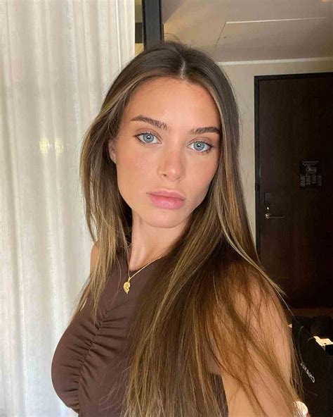 Lana Rhoades is the Most Popular Porn Actress of 2021.